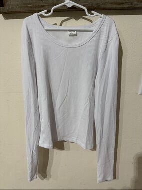 Aritzia Wilfred Free White Ribbed Long Sleeve Crop Top Women’s Medium Minimilist
